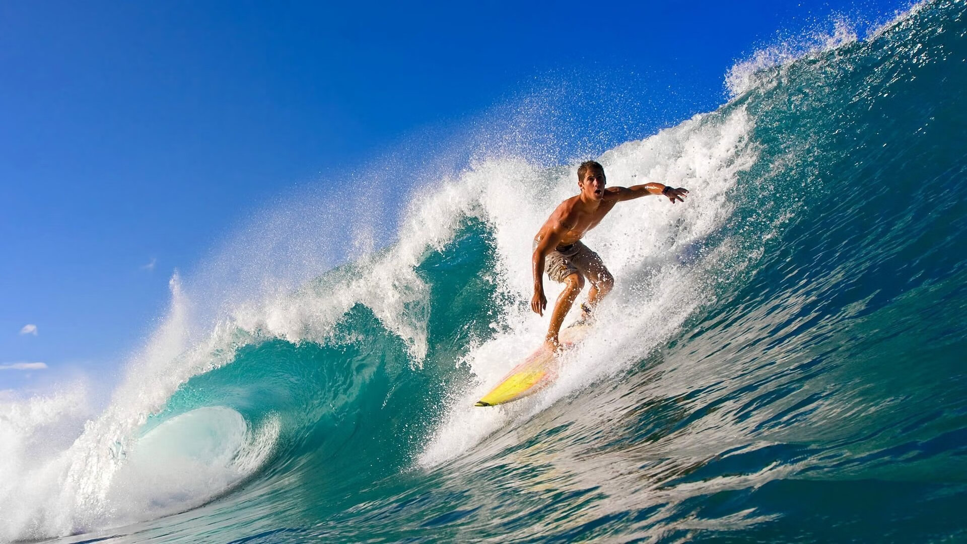 梅赛德斯力克迈凯伦，勒克莱尔统治全场，一场策略与天赋的完美胜利