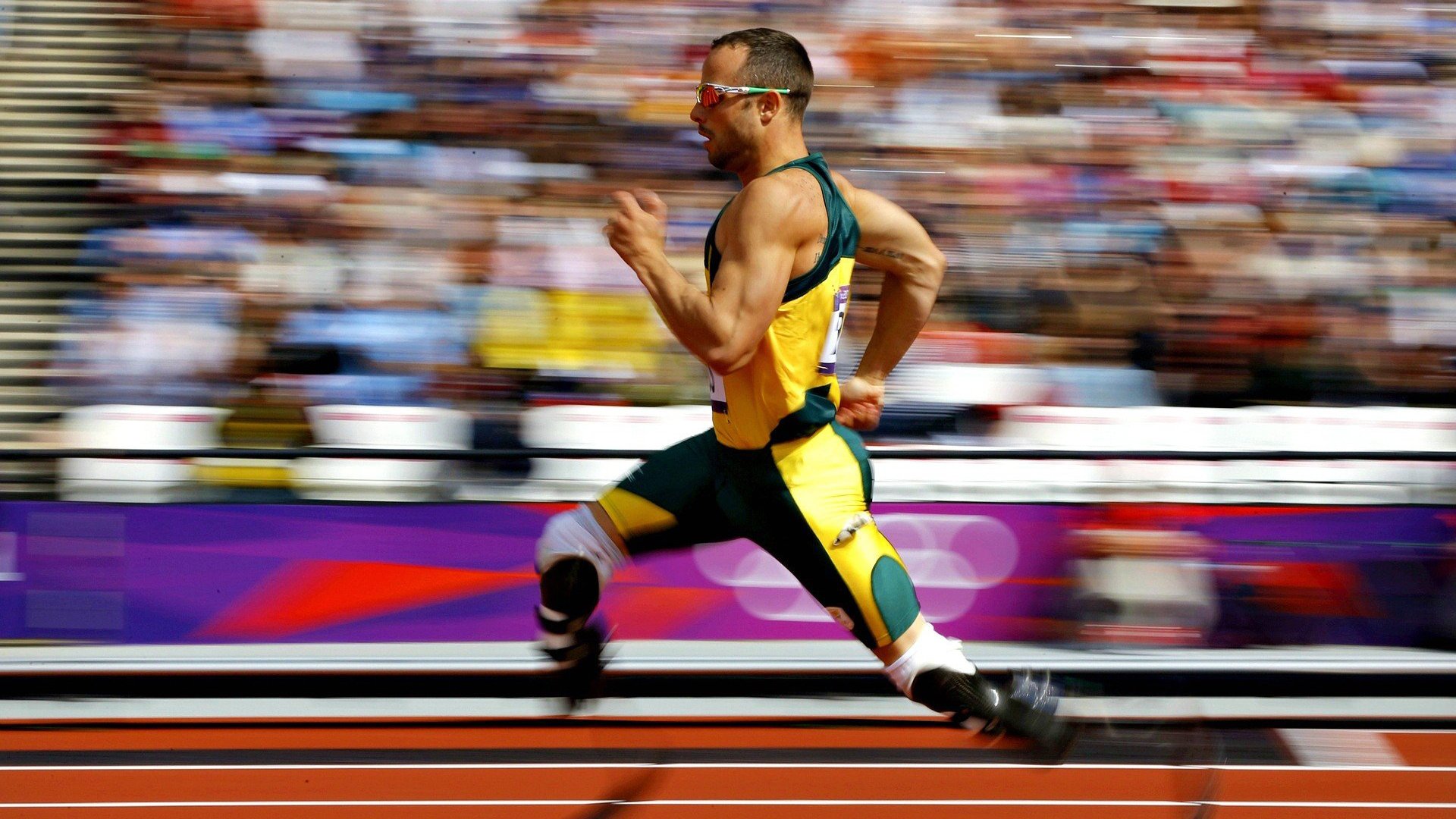 绝杀与点燃,快船惊魂夜,浓眉哥跨赛场传递胜利火炬